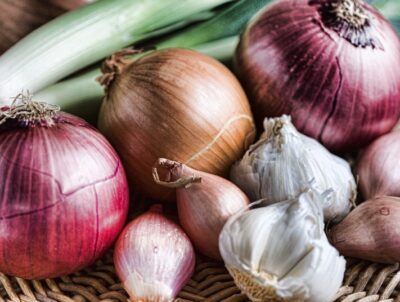 Take Garlic And Onion To Prevent INTESTINAL Cancer